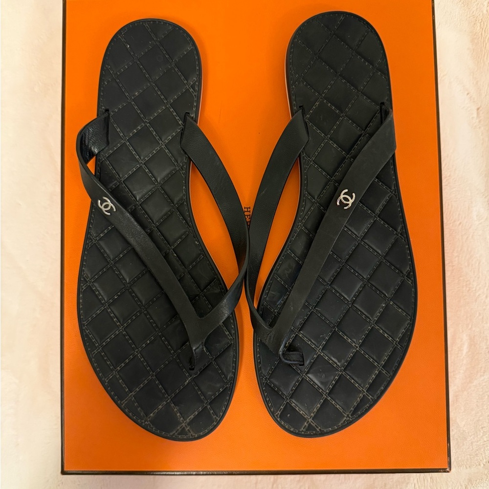 🚫SOLD!!!🚫 CHANEL Black Quilted Sandals